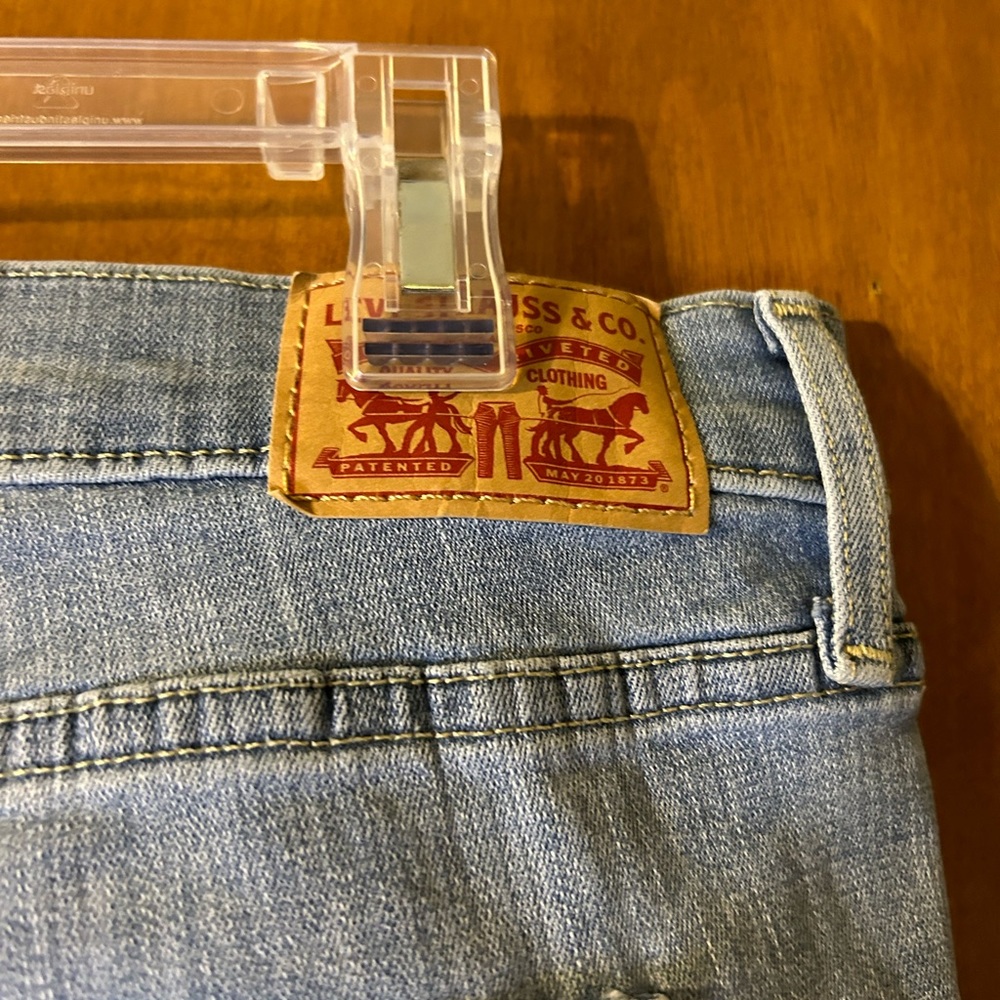 Levi’s 311 Shaping Skinny Jeans - Picture 5 of 7
